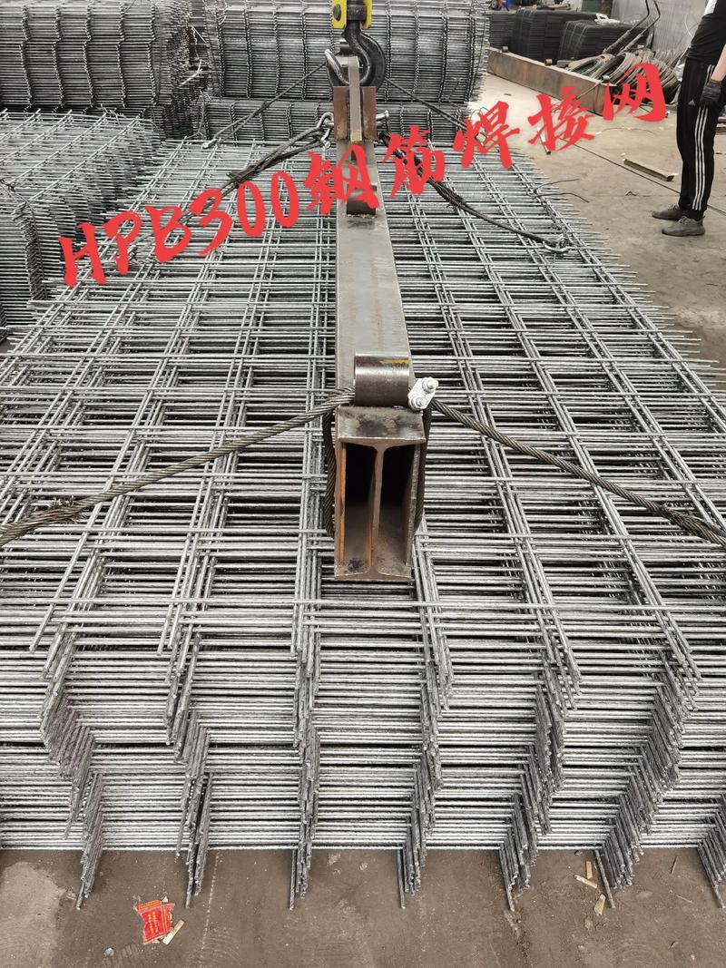 HPB300鋼筋焊網(wǎng) 特性、應(yīng)用與專(zhuān)業(yè)設(shè)備——以保定、滄州市場(chǎng)為例